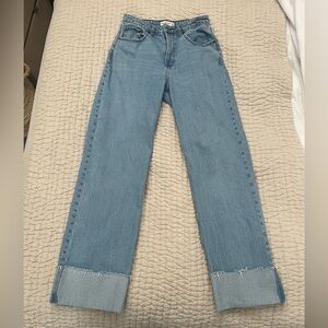 ABERCROMBIE CUFFED HIGH RISE 90’s RELAXED JEAN - 28L